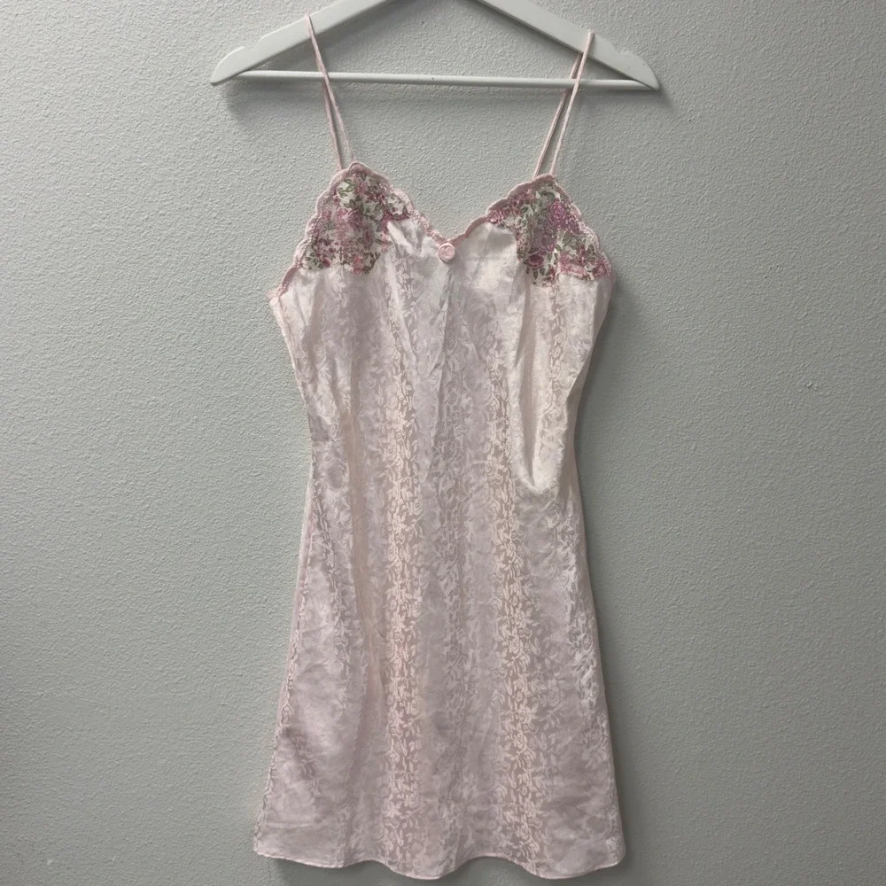 Val Mode Lingerie Nightgown Womens Small Pink Excellent Floral Lace Vintage USA